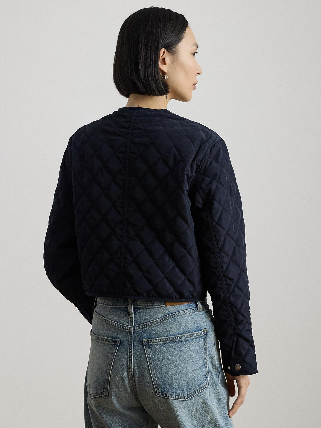 DIAMOND-QUILTED CROPPED JACKET
