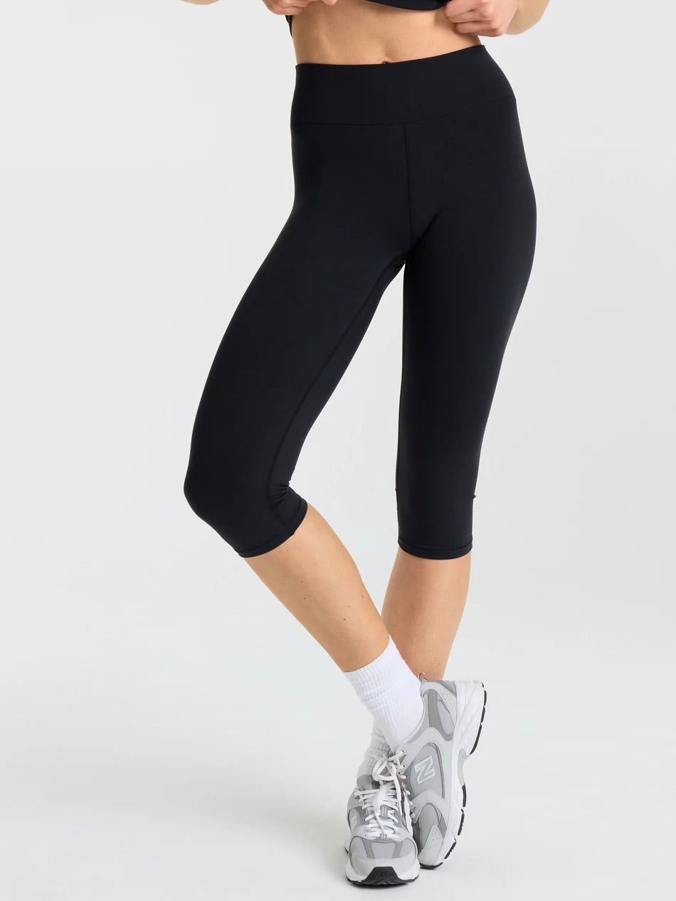 Cloudform capri leggings