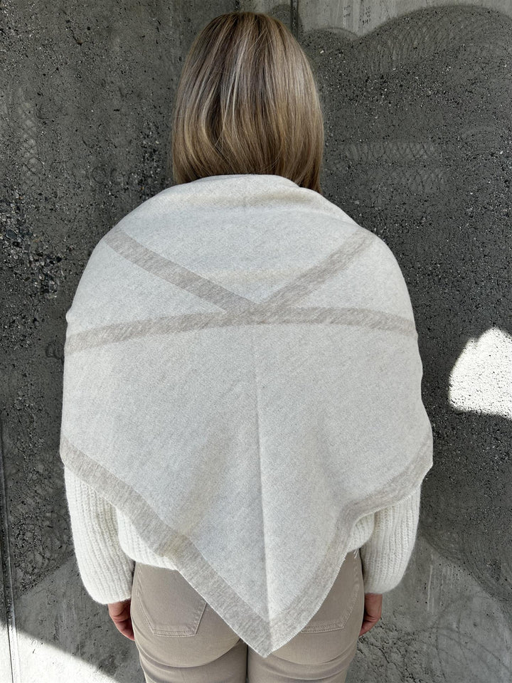 Triangle scarf