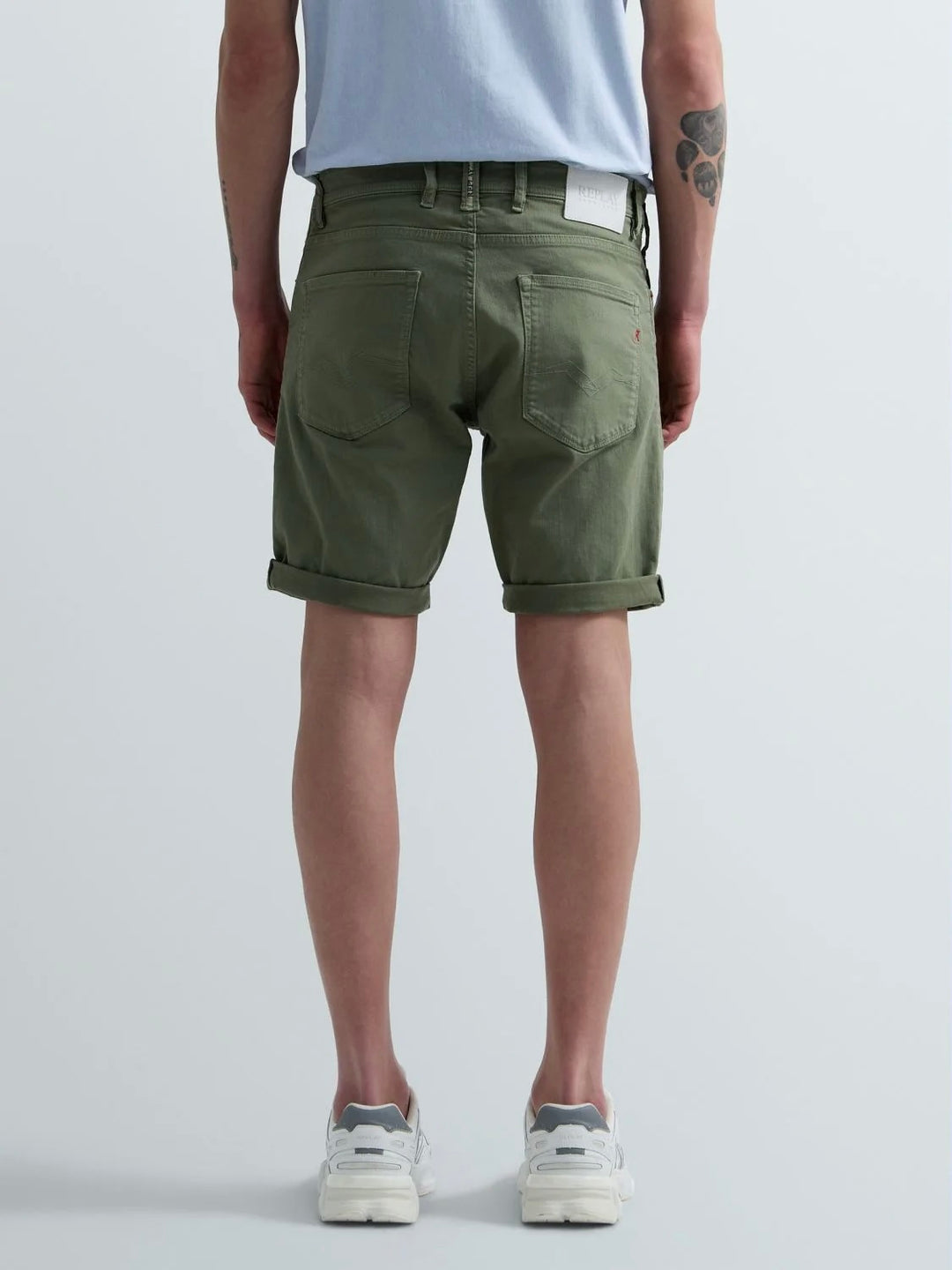 Tapered fit shorts