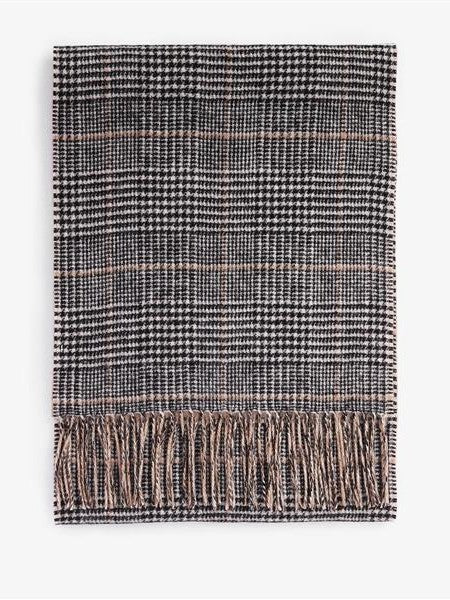 Noelle reversible scarf