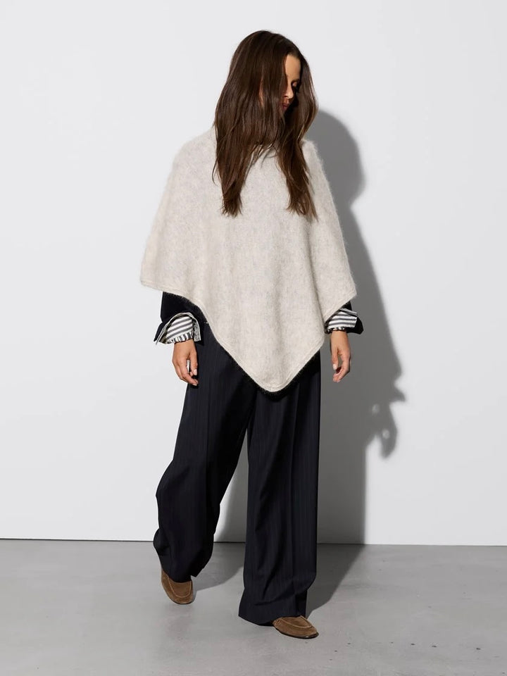 Helena Poncho