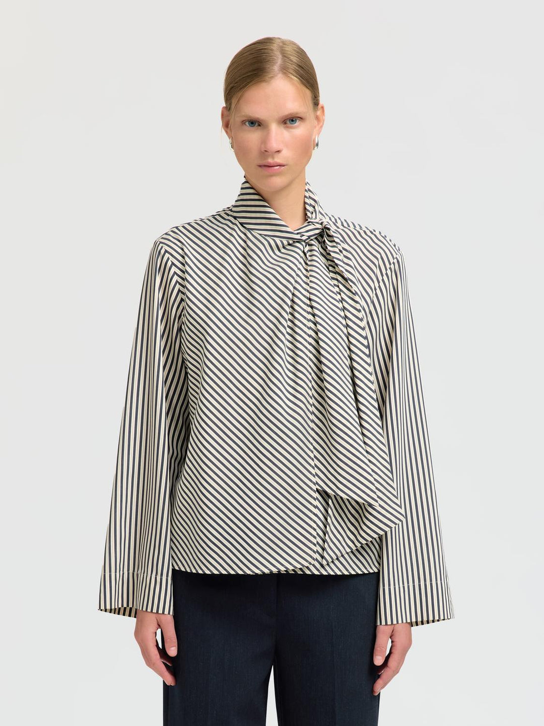 Slfcharlotte Ls Scarf Top B