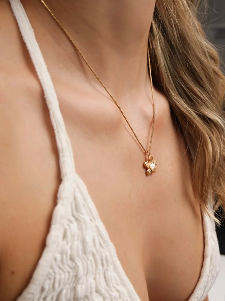 Flower necklace