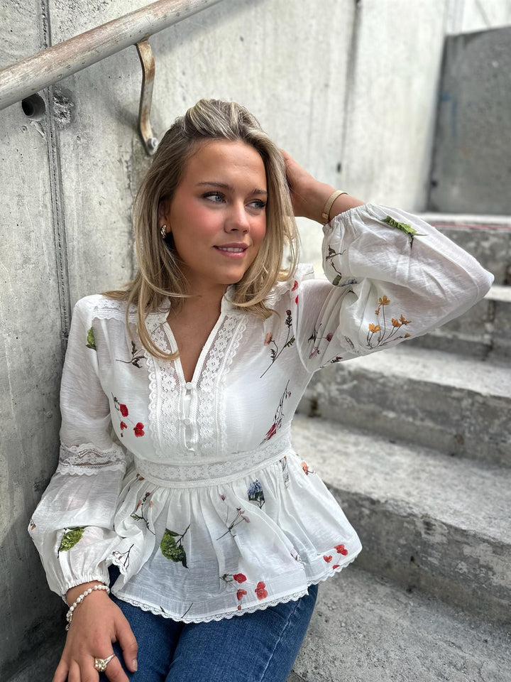 Aliahrv Garden Blouse