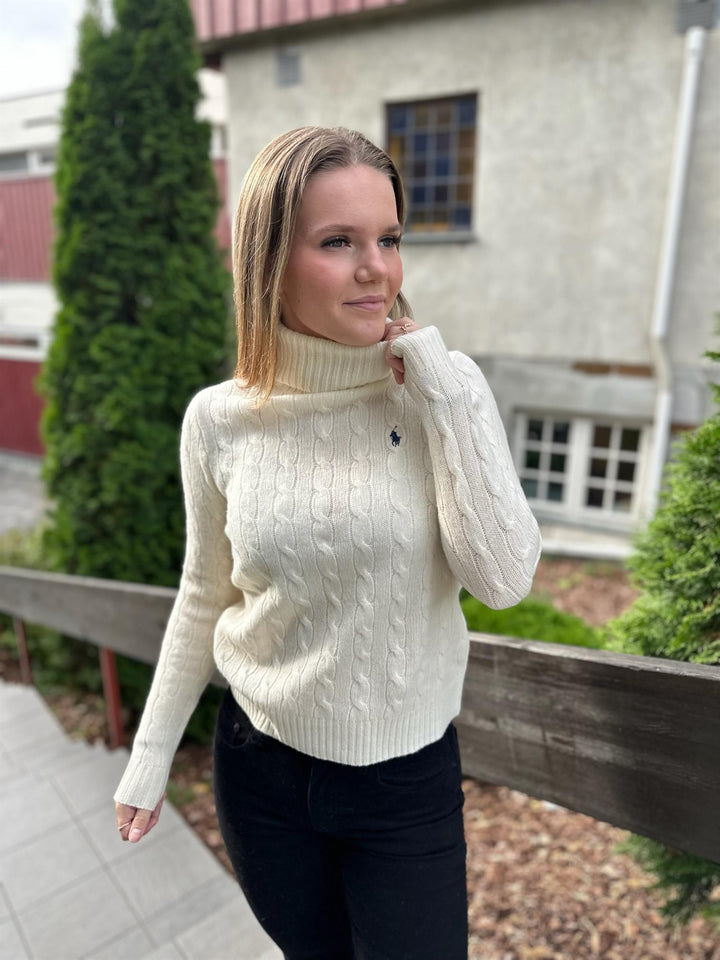 Wool cashmere cable knit