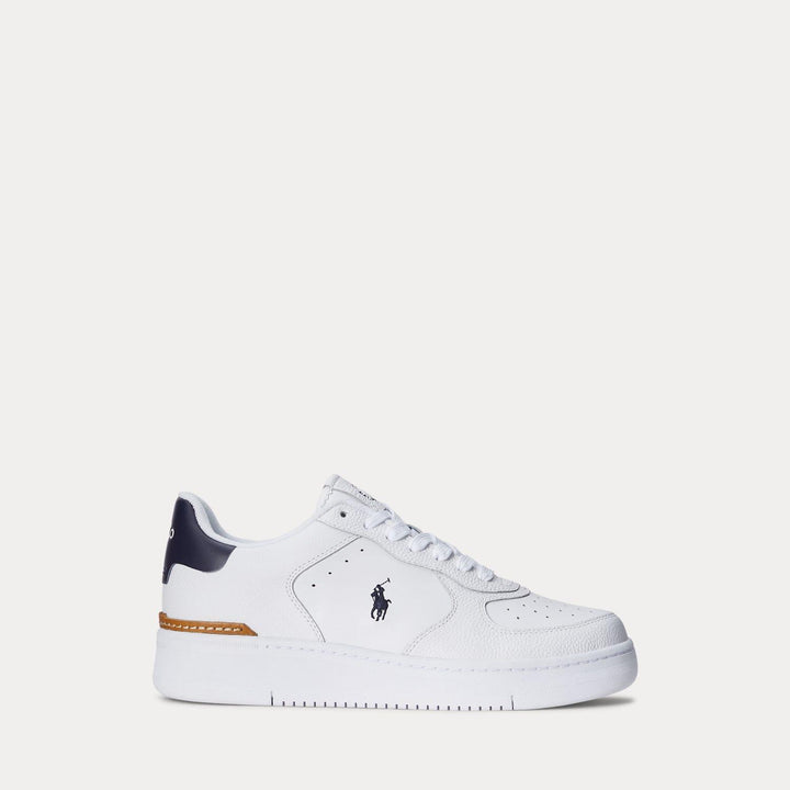 Leather sneaker