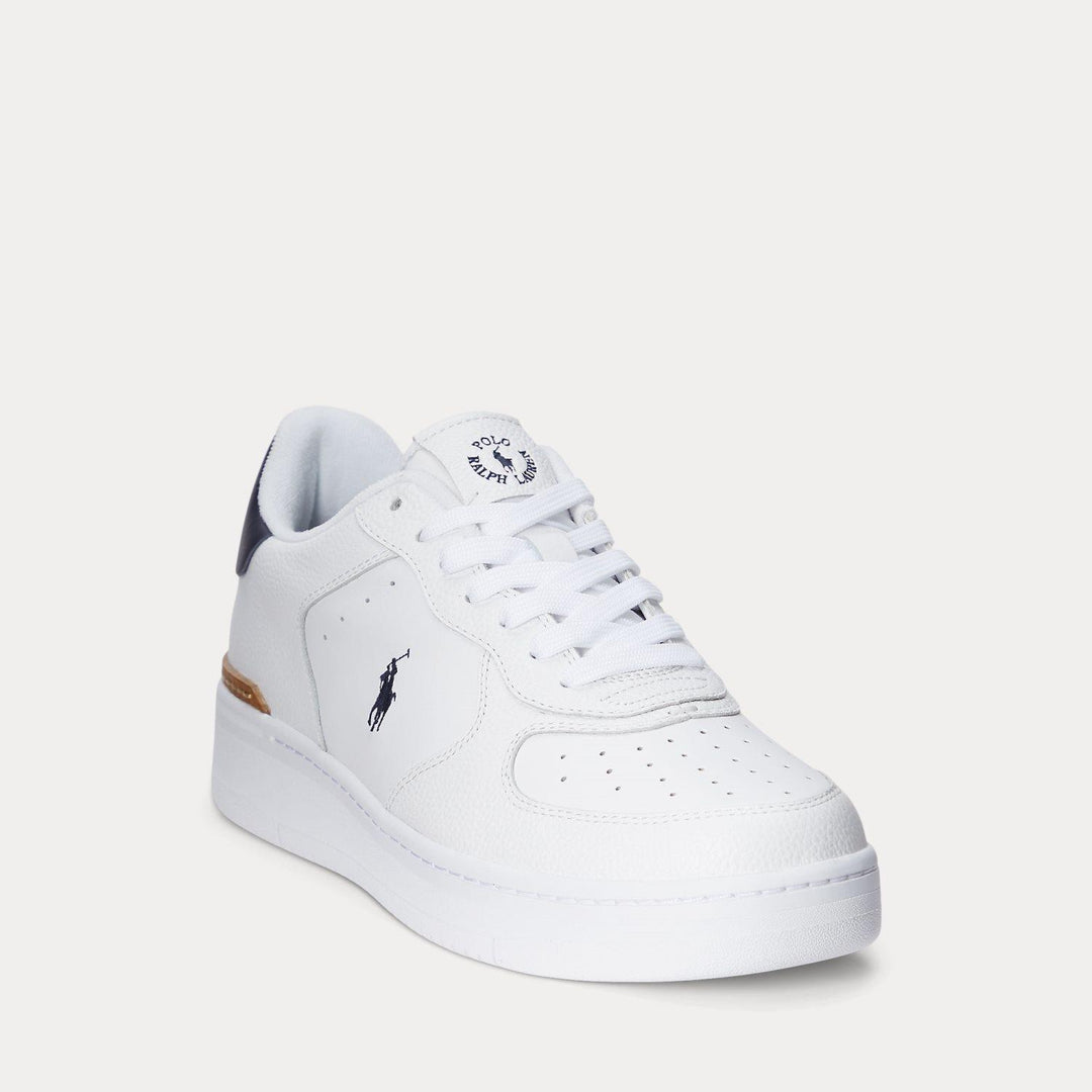 Leather sneaker