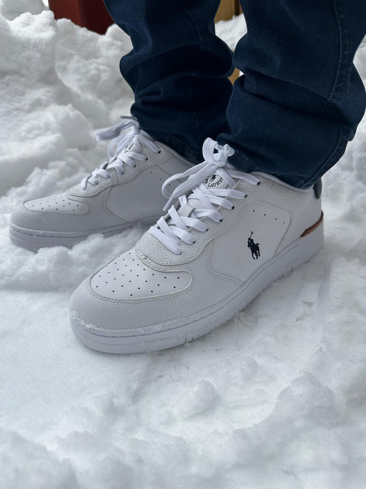 Leather sneaker