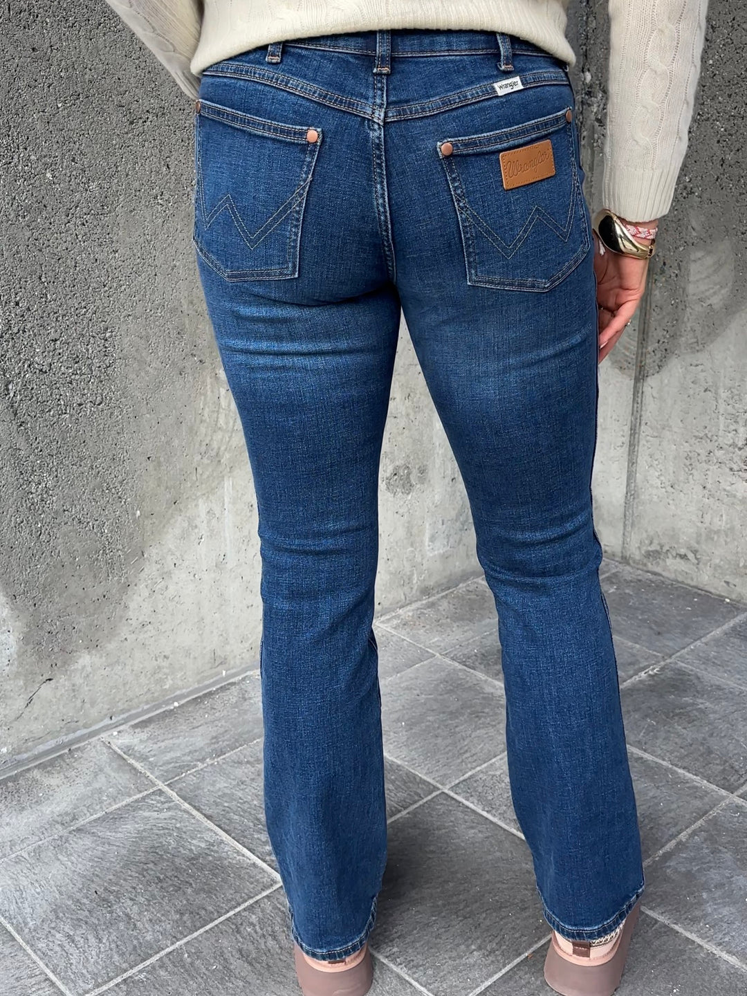 LOW RISE BOLD BOOT