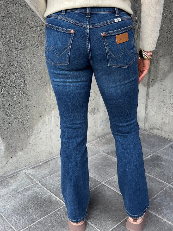LOW RISE BOLD BOOT