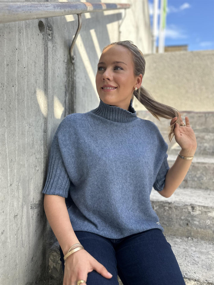 Turtleneck Sweat