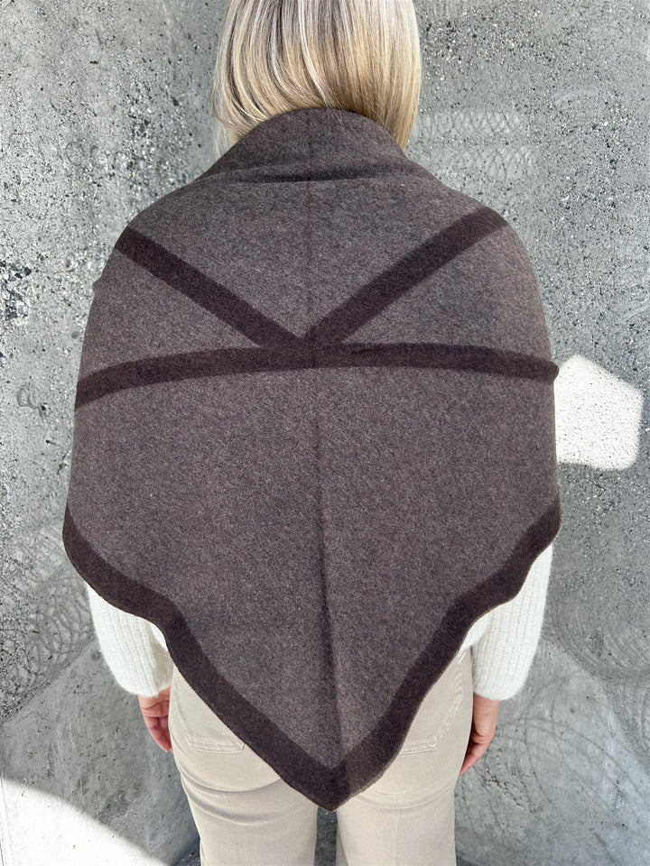 Triangle scarf