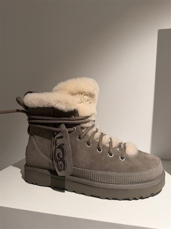 W Classic Heritage Lace-Up