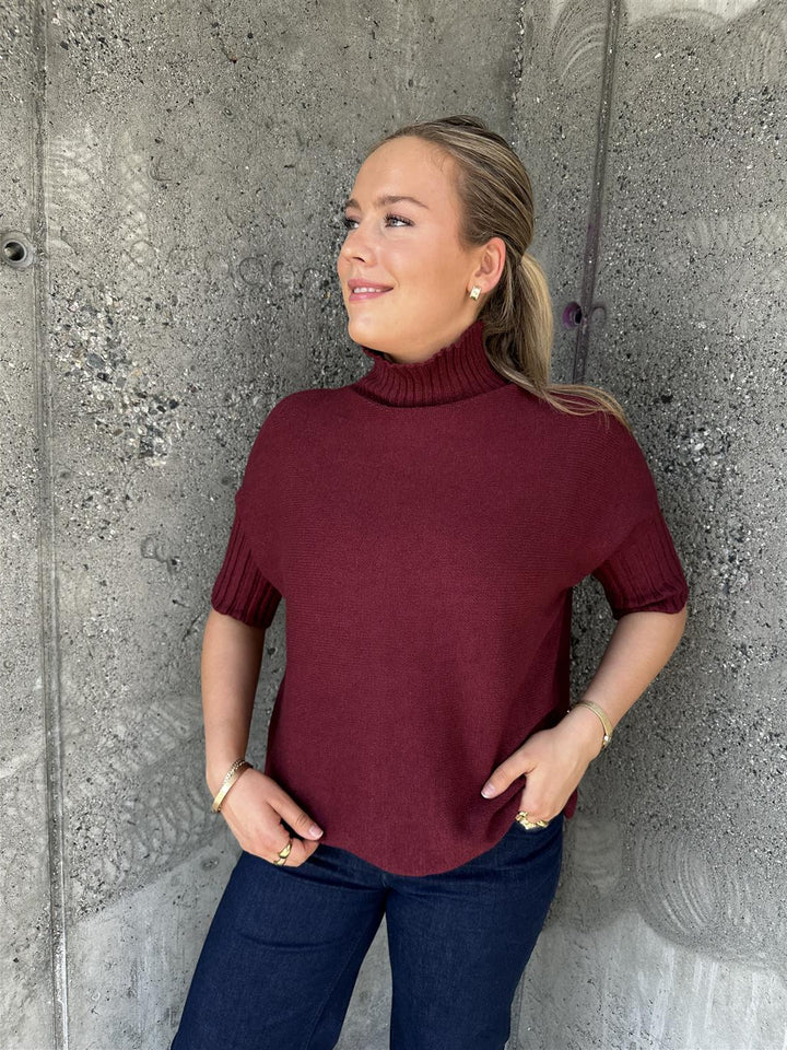 Turtleneck Sweat