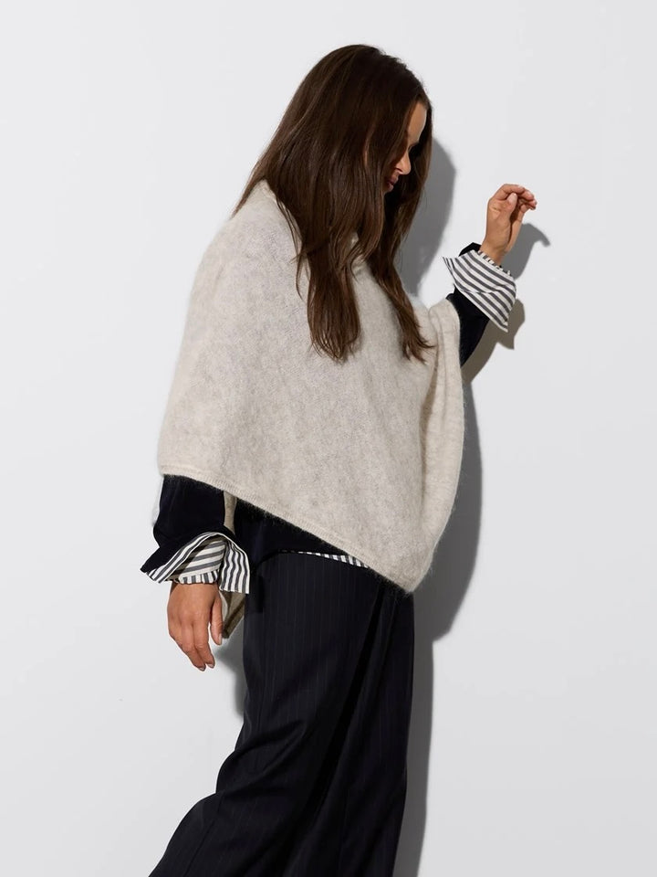 Helena Poncho