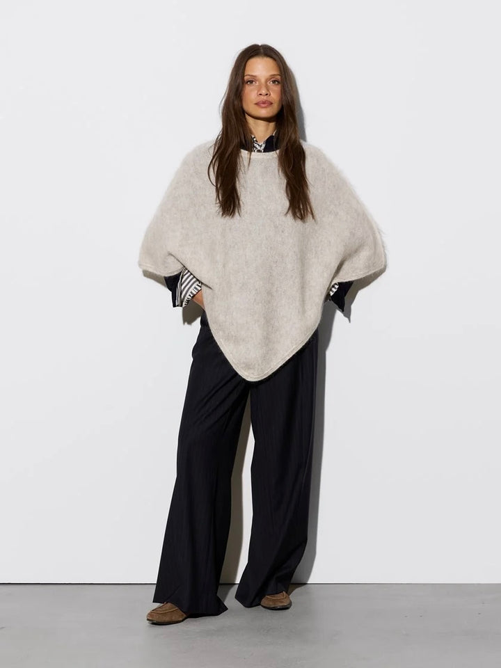 Helena Poncho