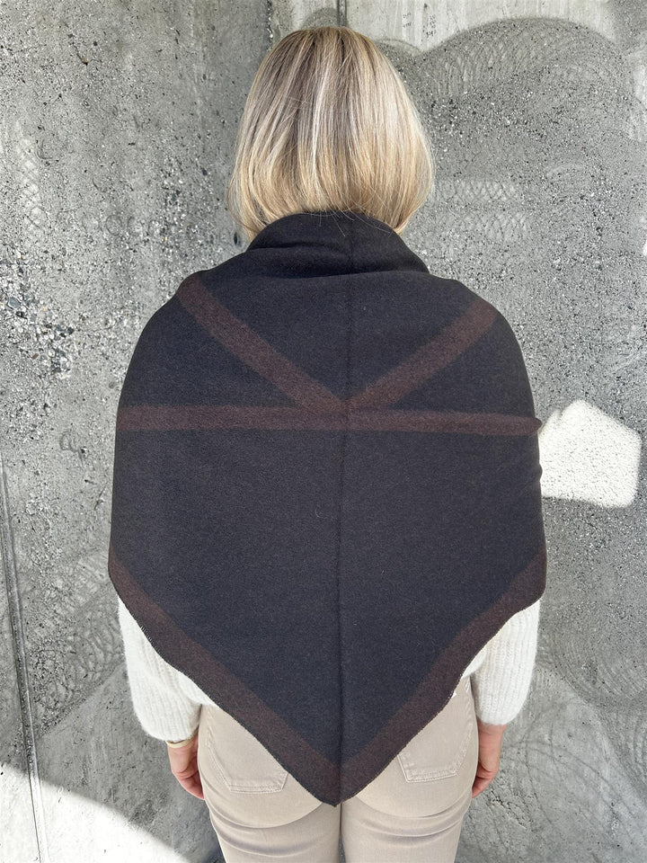Triangle scarf