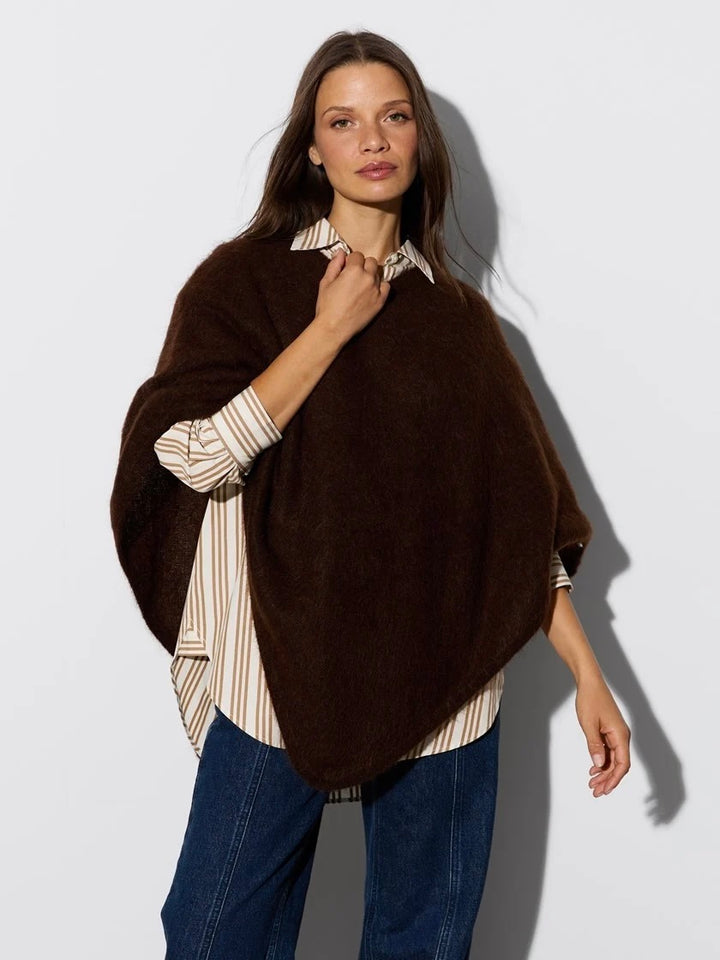 Helena Poncho